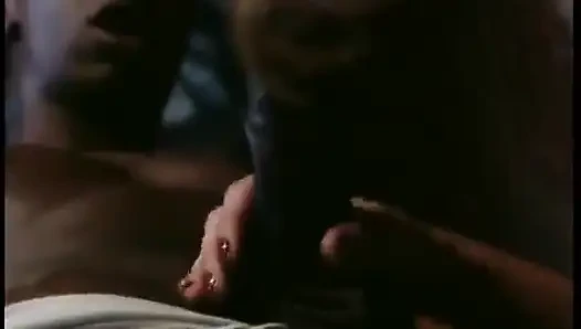 Черный мужик ебет тугие белые дырки