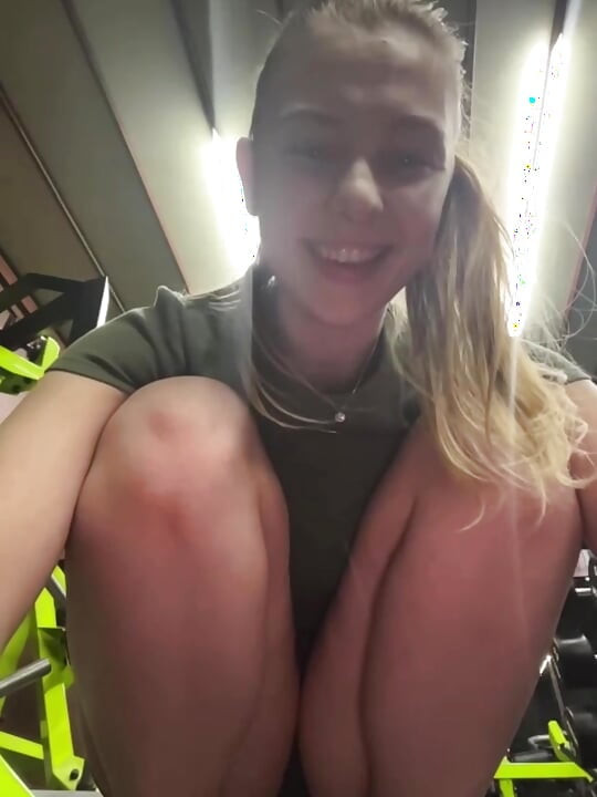 Big ass in Leggings training so hard