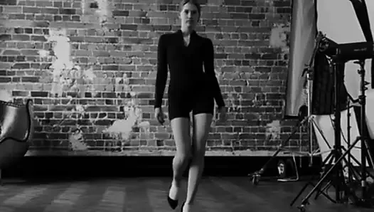 MonaBurrington видео