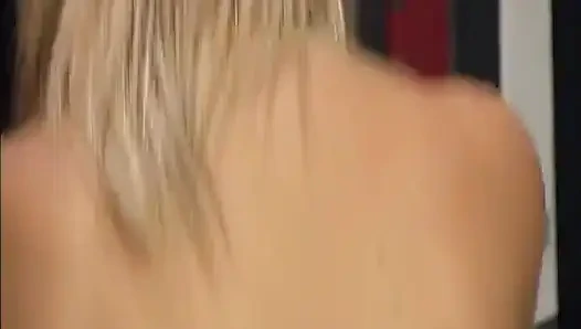 Межрасовый трах обожающие блондинки-шлюшки трахается с большим черным членом