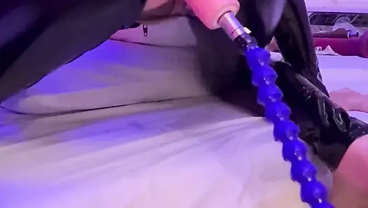 Alice Lima Disetubuhi Dengan Mesin Seks