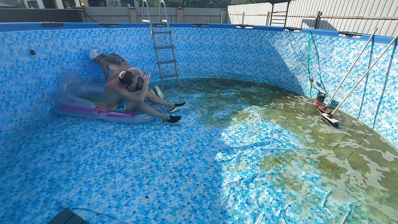 Pool Fucking - Public Sex