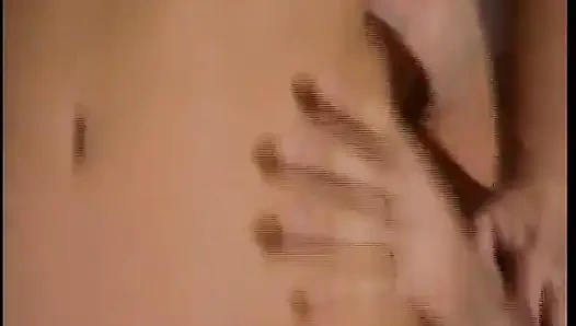 Cewek semok rambut pirang dengan stoking jala dientot sama kontol besar yang keras