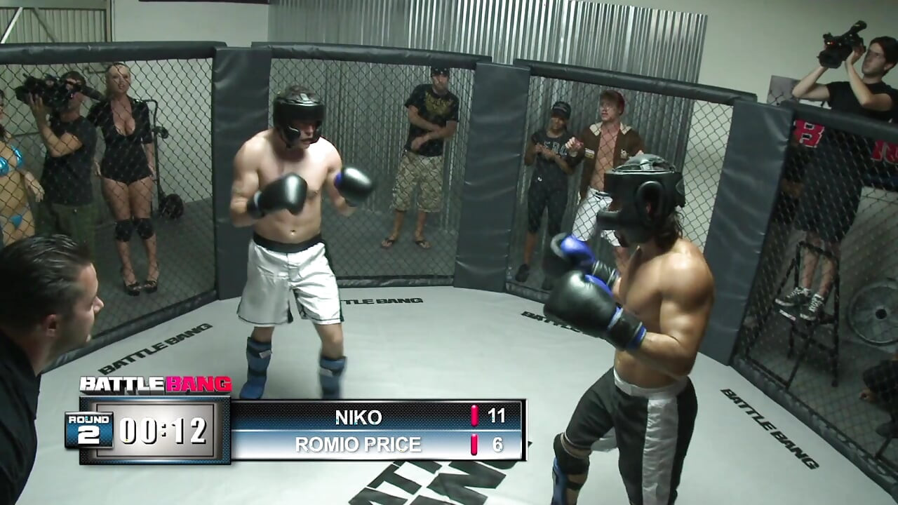 可爱快乐的少女阴户大张地跳动, 以达到巨大的硬性爱