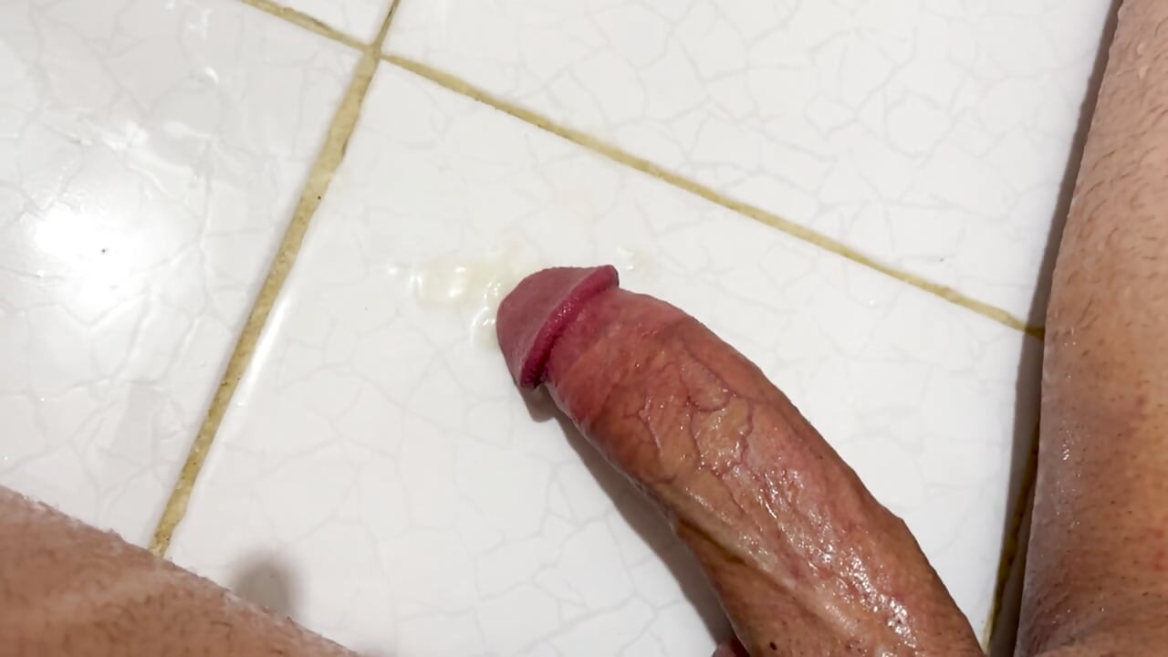 Big Arabian dick wanna Cum under water for my fans