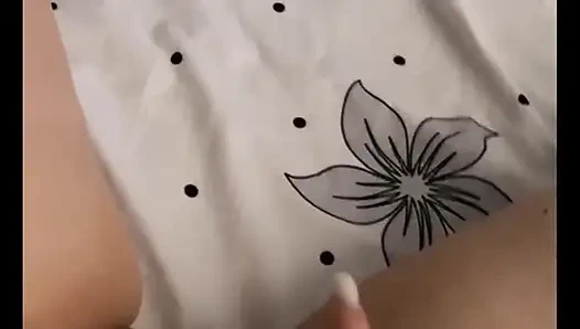 Gadis toket besar masturbasi di rumah