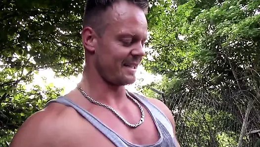 Pemburu ibu rumah tangga - ibu rumah tangga jerman yang sange dilacak dan dientot mentah-mentah di rumah