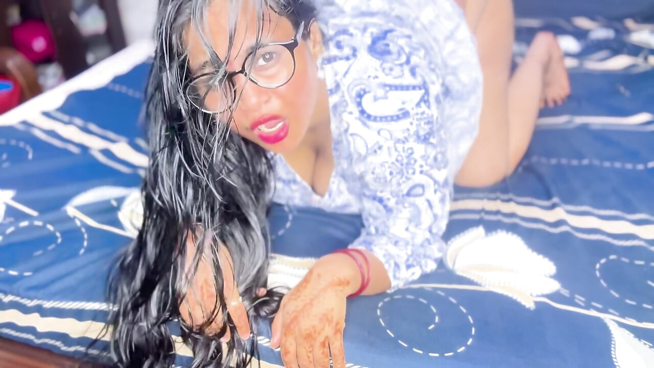 Título. Desi Bhabhi Primeira Noite no Hotel. Ele Fodeu-a Sem Preservativo. Vídeo em Hindi