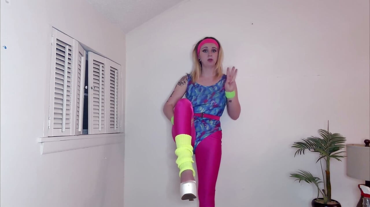 Ayla Vixen's sultry '80s Femdom Fantasy HD POV Tổng kiểm soát đang chờ đợi!