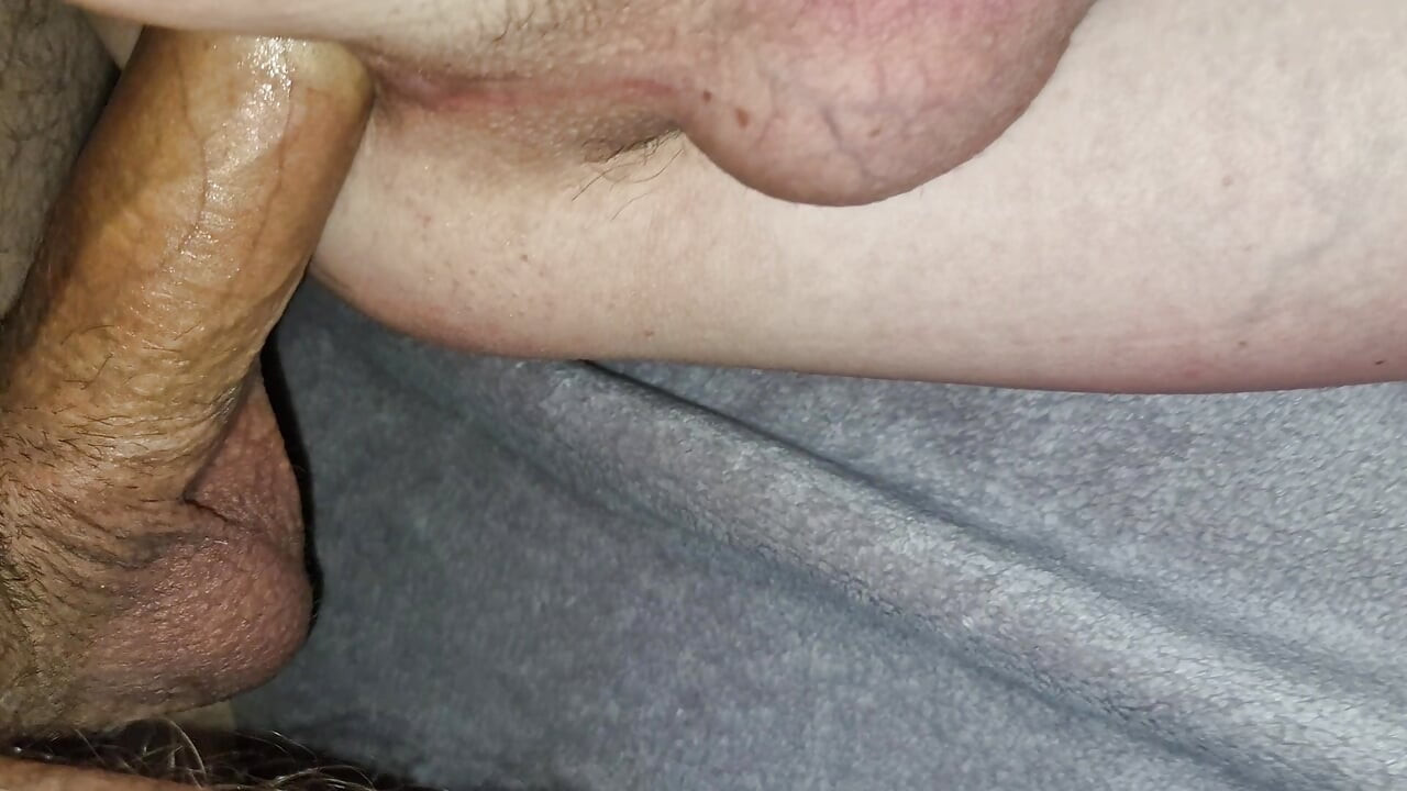 เย็ดตูดหนุ่มร่างใหญ่โดนน้ําแตกสุดฮอตจากเสียงครางและกรีดร้องของความสุขของควยใหญ่!