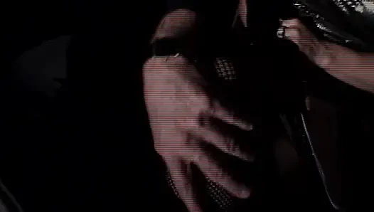 Seks threesome bareng cewek hot rambut cokelat dengan fetish kaki di bioskop