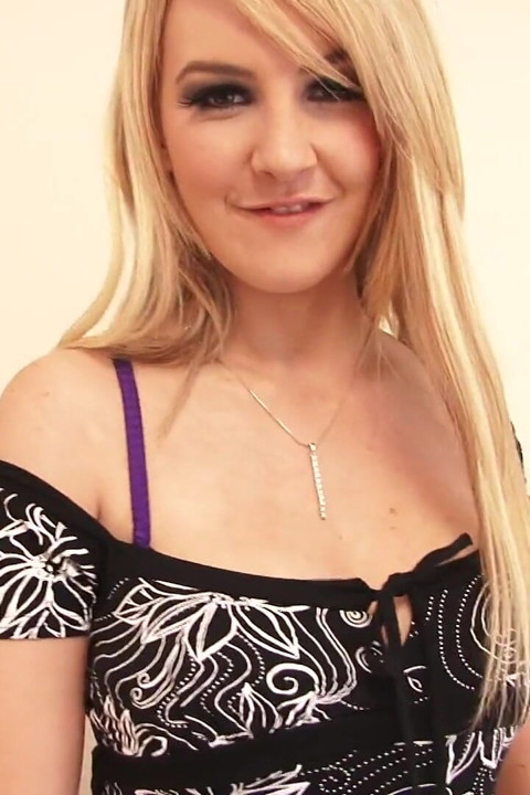 Curvaceous Blonde Beauty Katie K. Warm up Her Pussy with Fingers Before Drilling It with Sex Toy