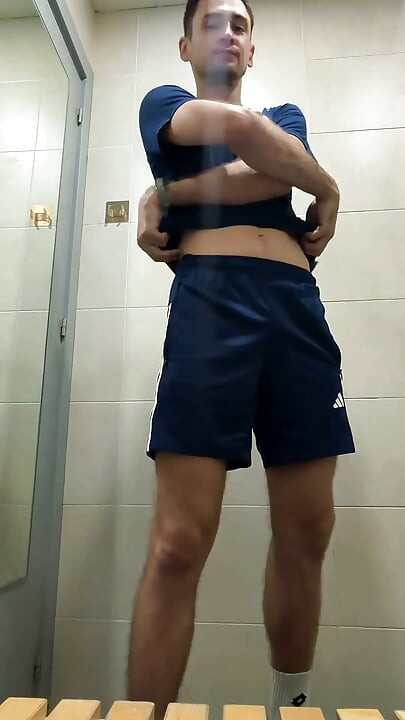 Branlette sous la douche après l’entraînement