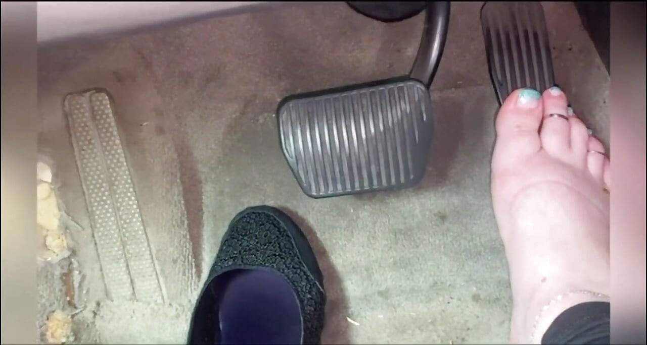 Pedal Play: Fast Speed and Jerk off Instructions with Big Feet, Full Control