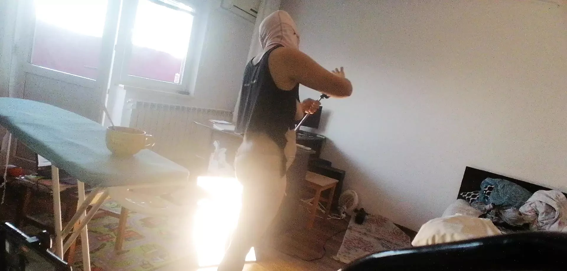 Sexy wife doing chores in the house naked. Cumshot in the wife's big ass. Hot foreplay with a partner, massage with oil