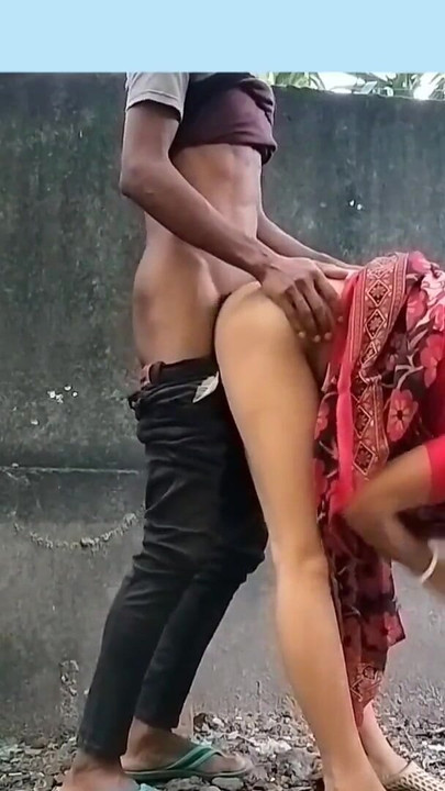 Detik menakjubkan dari "Isteri Kampung Tempatan Berkongkek Di Dalam Hutan Di Luar Rumah (Video Rasmi Oleh Villagesex91)"