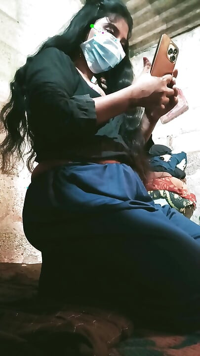 Studentă indiană la ferma Queen4desi