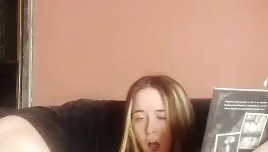 Mencoba untuk membaca saat menggunakan vibratorku