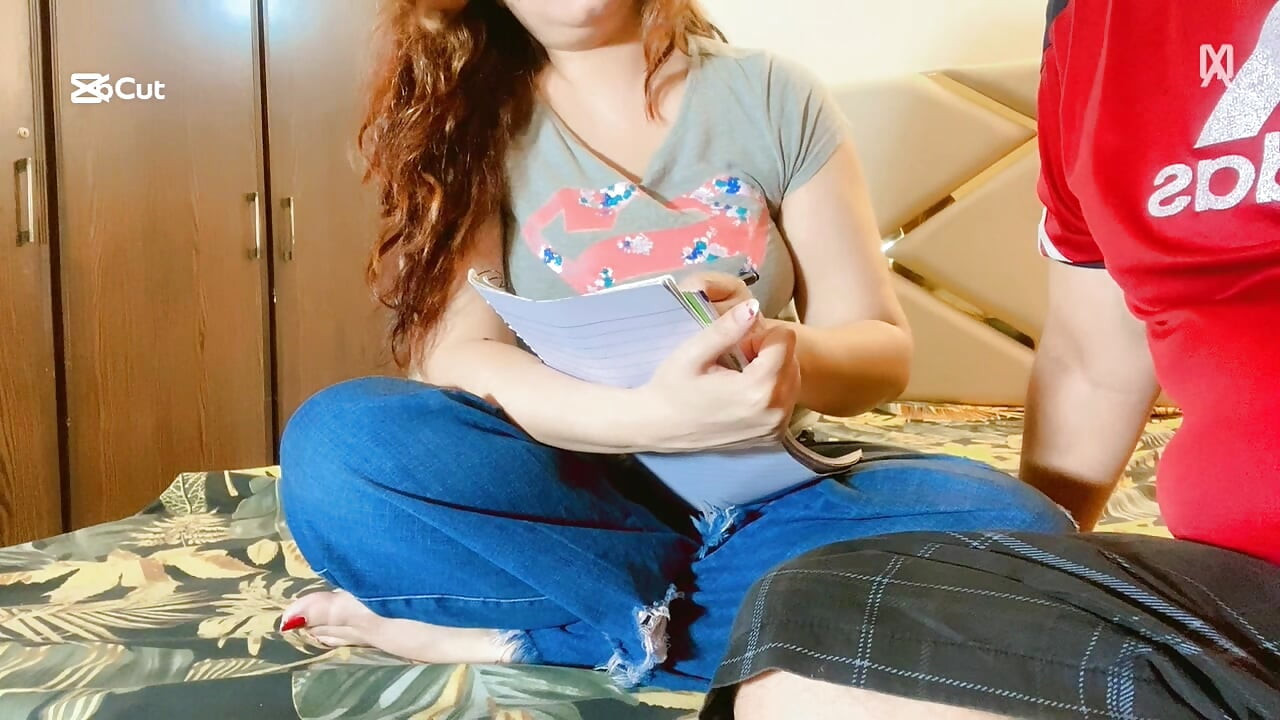 Aaj mere tyootar ne mere sath seks kiya. main nahin chahta tha, lekin mujhe abhi bhi bahut maza aaya. uska sakht lnd bahut achchha tha aur usne mujhe achchhi tarah se choda.