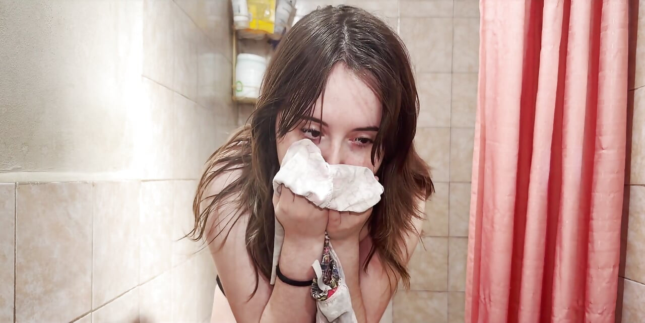 Look at My Gagging Face After Smelling My Sweaty Ass and Pussy