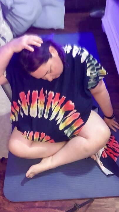 Η BBW κρυφοκοιτάζει μια Boo Yoga
