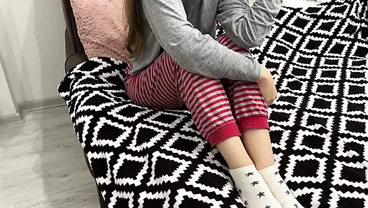 Stiefschwester sagt 'nicht jetzt', aber stiefbrust fickt sie in jeder position