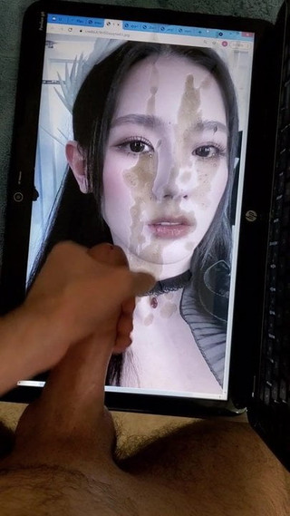 G-idle miyeon cum homenaje