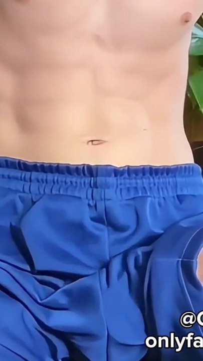 Hung Slim Twink Craig Kennedy ellerini serbest boşaltıyor - sandalyeye dokunmadan büyük döl! | Klip 2