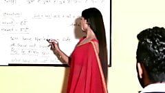 Profesor en sari rojo caliente