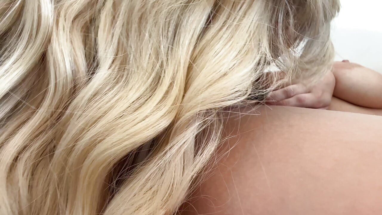 Se divertindo com as sexy Kali Roses
