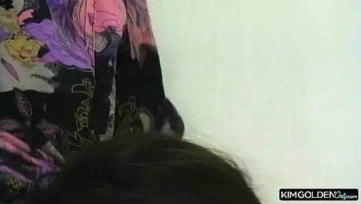 Leidenschaftlicher Oralaustausch mit intensiver Lust