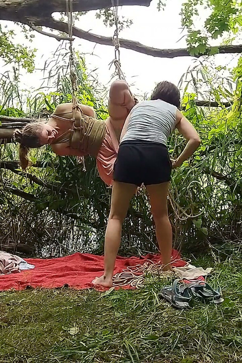 Forest Princess Meet Wankers