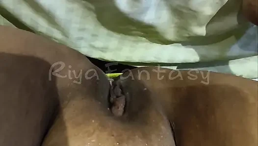 Riya in Sari # 45 masturbiert muschi-Nahaufnahme