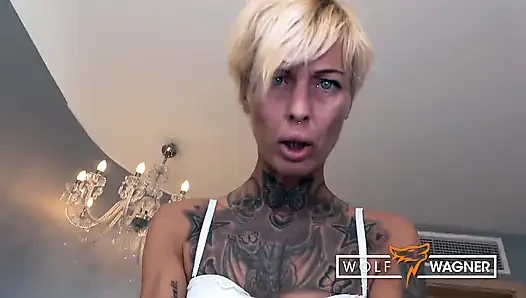 Горячую милфу Vicky Hundt легко трахнуть подальше! WOlf Вагнер