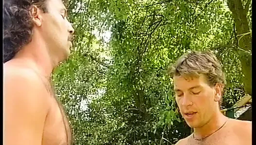 Alman Kapılarının Arkasında Özenle Siktir Edilir - Tam Film