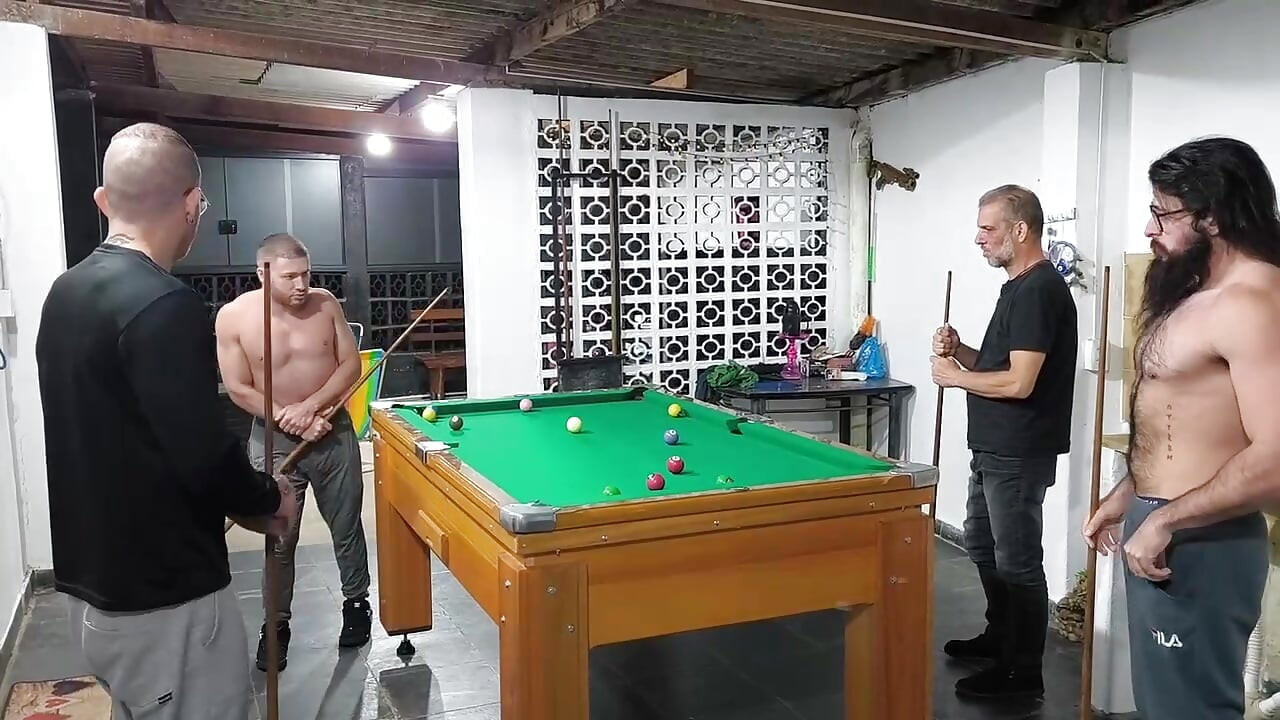 Me, Carmona, Opaido Carmona and Viking de Taubaté started a game of pool naked