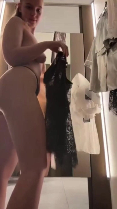 Jucielussie in the changing room | Clip 1