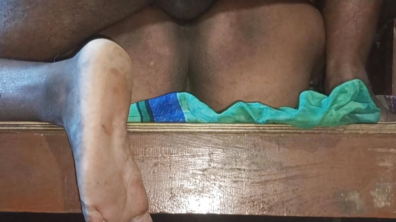 제 형수는 섹스를 하기 전까지는 마음이 편하지 않습니다.