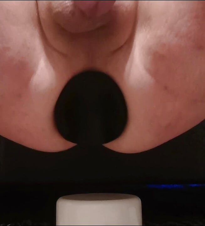 Put big plug in my ass