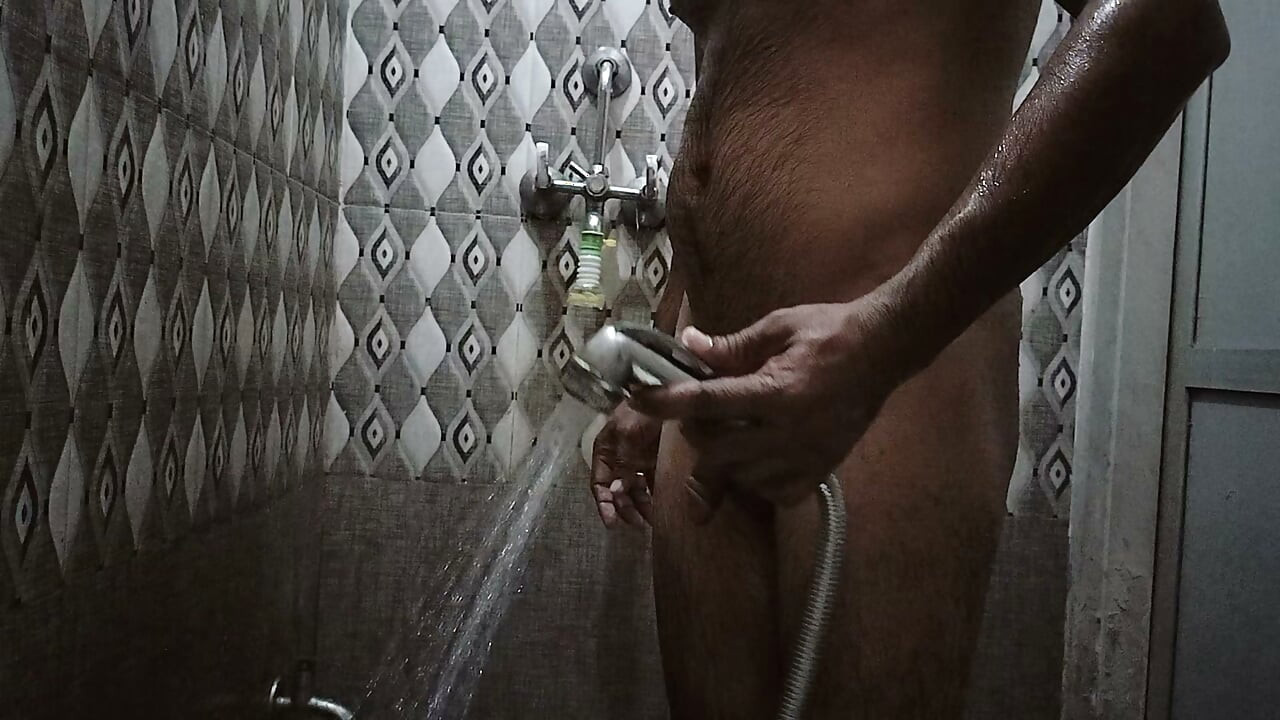Banyoda duş zamanı