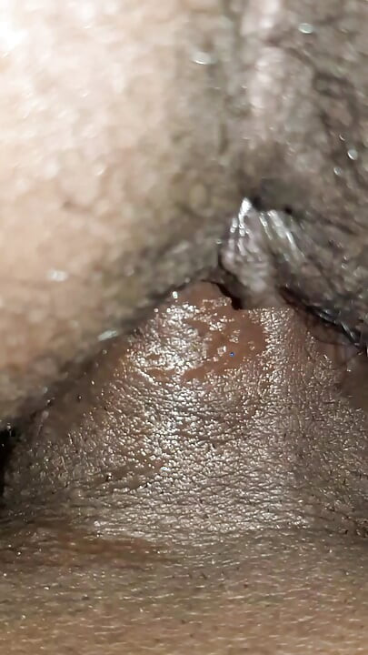 ICH WURDE IN DER NÄHE PENETRIERT, ES GING LECKER EIN