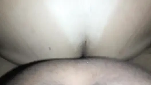 Ateşli kızın amını ve götünü sikiyor