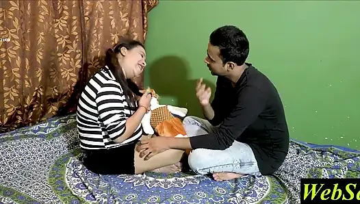 Hintli orta yaşlı seksi kadın 18 yaşındaki devar ile gerçek seks yapıyor! Yenge seks