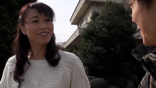 A123G02 A widowed beautiful mature woman living alone in the countryside applies to appear in an AV to relieve her troubled feelings! The seemingly serious and pure middle-aged woman's first shoot breeding sex!