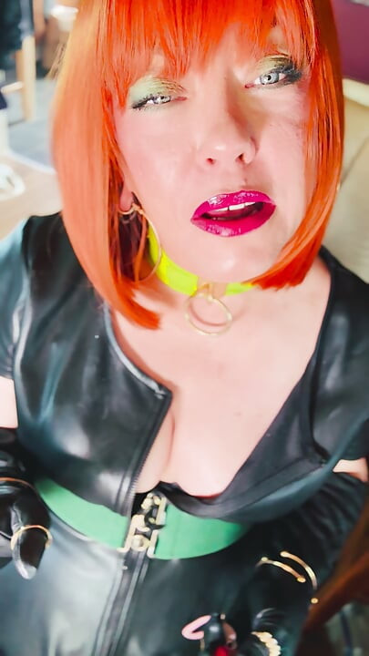 Who Doesn't Love This British Tart Smoking For You In Leather Gloves & Rings! Tina Snua Smoker