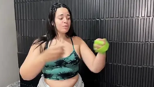 Mein Personal hat mich nach einem Video zum Po-Training gefragt, um zu wissen, ob ich es richtig mache