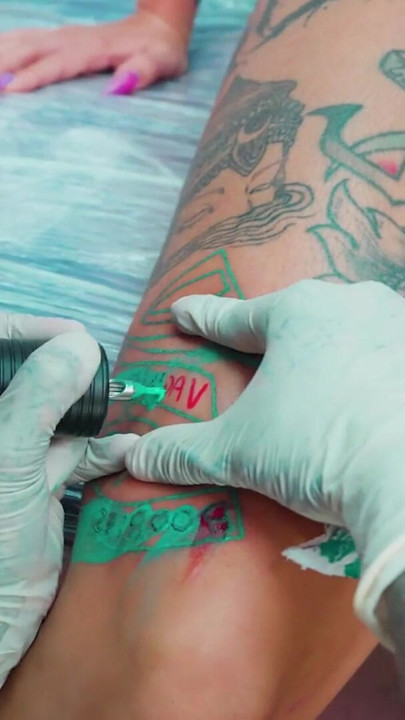 Getting My Ass Fucked While Tattooing Her – Relaxing Session | Clip 2