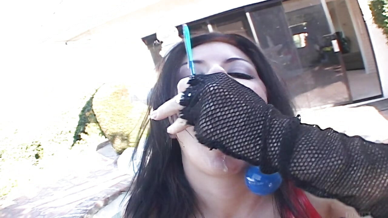 Horny bitch gets ass drilled by a huge cock to mouth cumshot