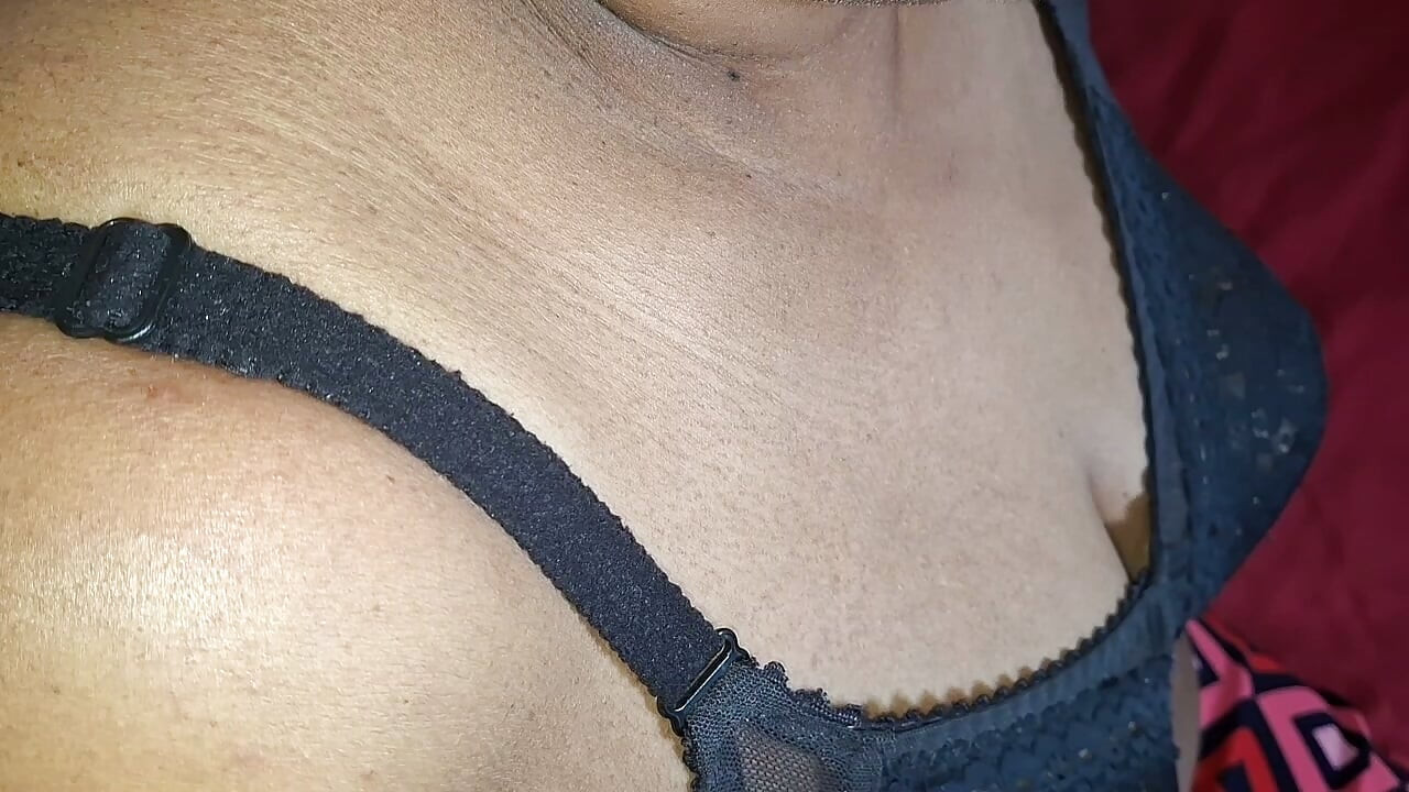 被抓到自慰的繼母