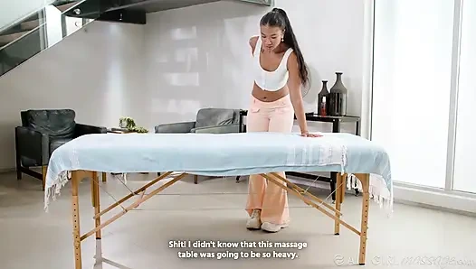 Pijat khusus wanita - seks antar ras sempurna 69 dan scissoring bareng dua pacar seksi